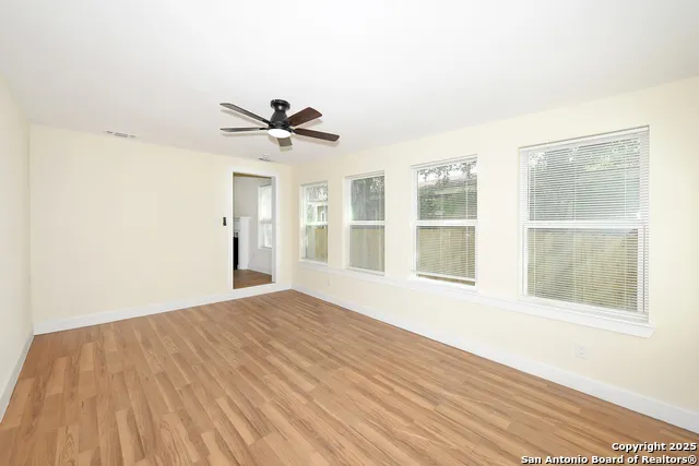 1326 W Lynwood San Antonio, TX 78201