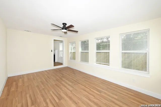 1326 W Lynwood San Antonio, TX 78201