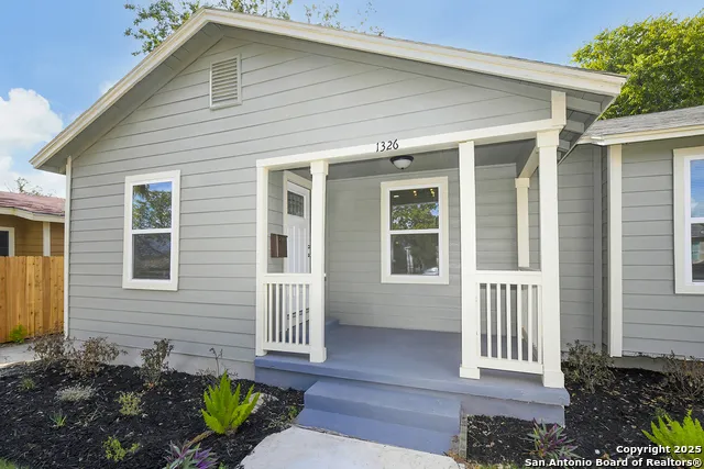 1326 W Lynwood San Antonio, TX 78201