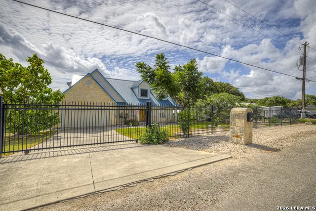 163 RIEDEL LN Canyon Lake, TX 78133
