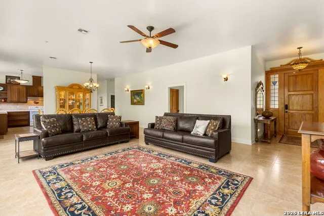 2188 Bretzke Ln New Braunfels, TX 78132
