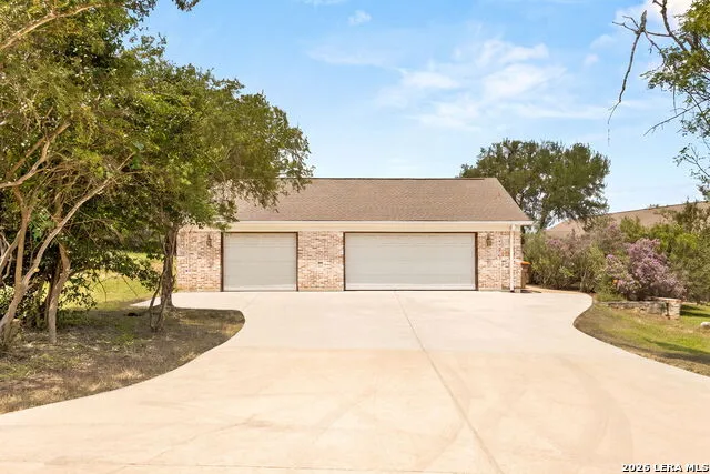 2188 Bretzke Ln New Braunfels, TX 78132
