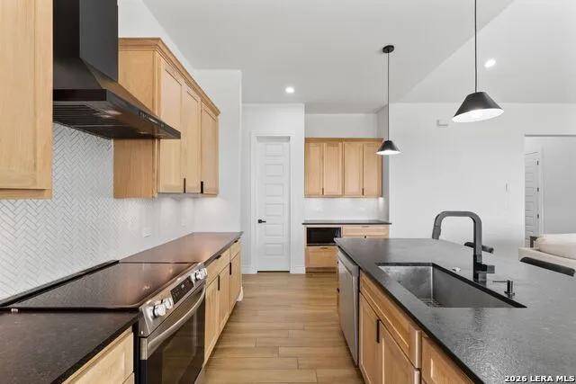 819 Pr 2775 Mico, TX 78056