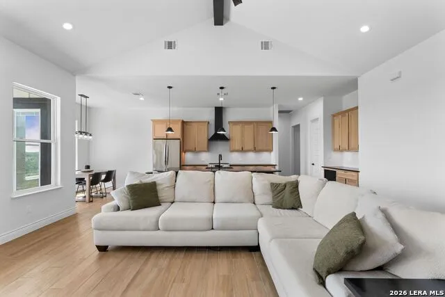819 Pr 2775 Mico, TX 78056