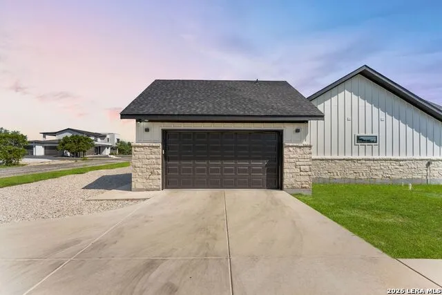 819 Pr 2775 Mico, TX 78056