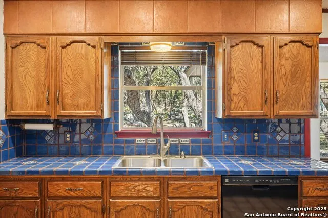 3761 Ridgeway San Antonio, TX 78259