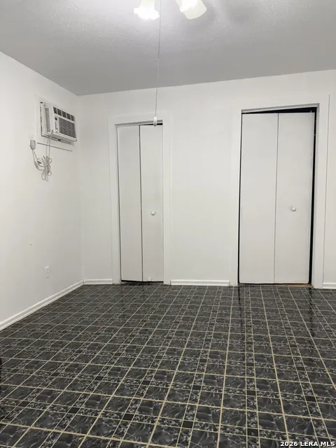 215 SUBLETT DR San Antonio, TX 78223