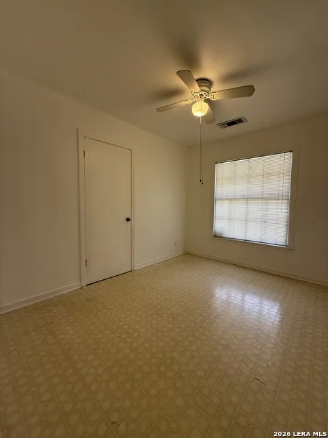 215 SUBLETT DR San Antonio, TX 78223