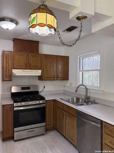 215 SUBLETT DR San Antonio, TX 78223