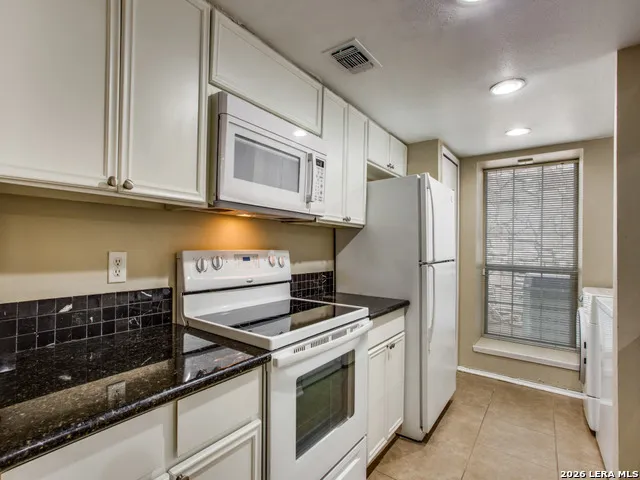 122 E TERRA ALTA DR #13 San Antonio, TX 78209