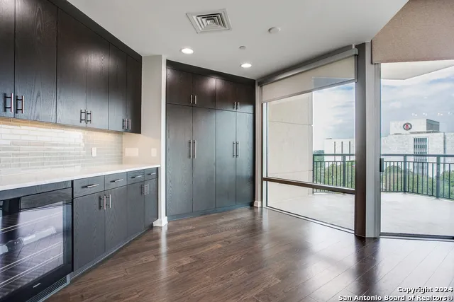 4242 Broadway St. #504 San Antonio, TX 78209