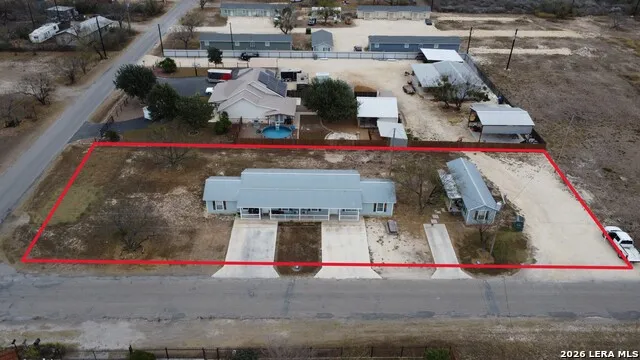 558 Whitetail Drive Uvalde, TX 78801