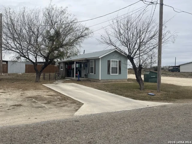 558 Whitetail Drive Uvalde, TX 78801