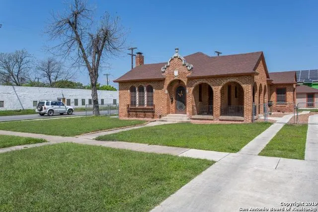 1633 W KINGS HWY San Antonio, TX 78201