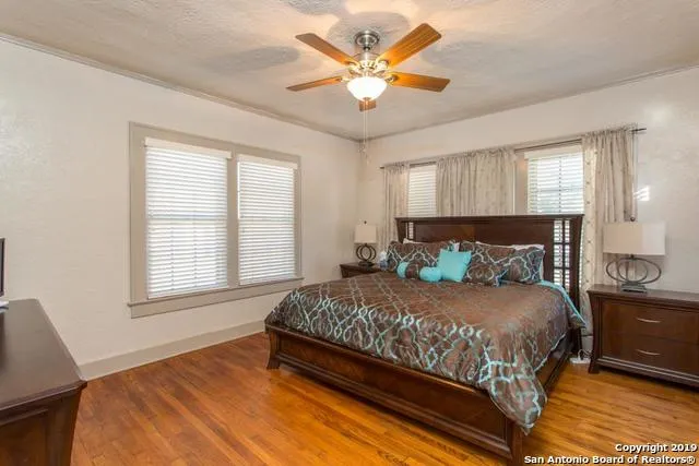 1633 W KINGS HWY San Antonio, TX 78201
