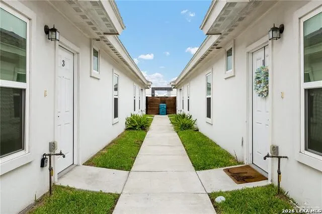 907 W Carmel Avenue Pharr, TX 78577