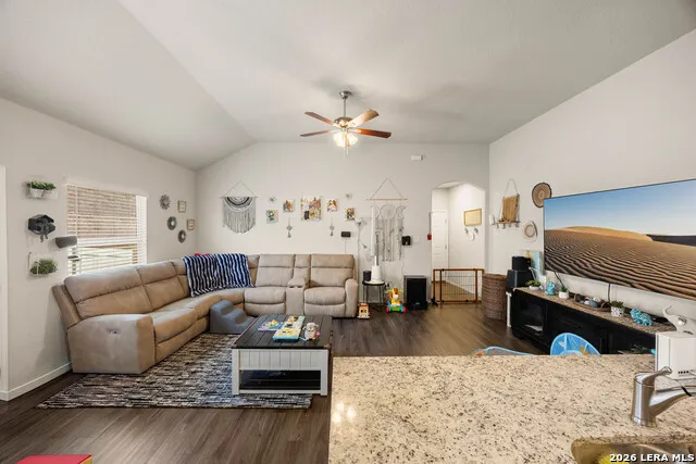 9216 CANYON BND Converse, TX 78109