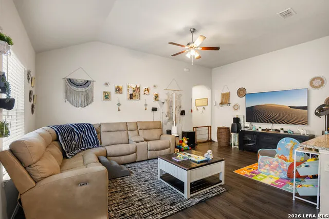 9216 CANYON BND Converse, TX 78109