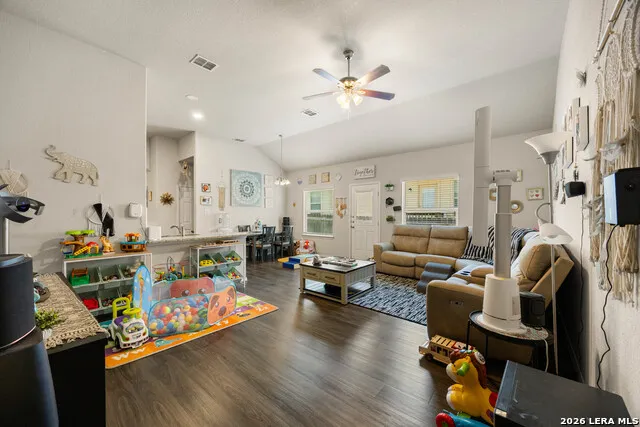 9216 CANYON BND Converse, TX 78109