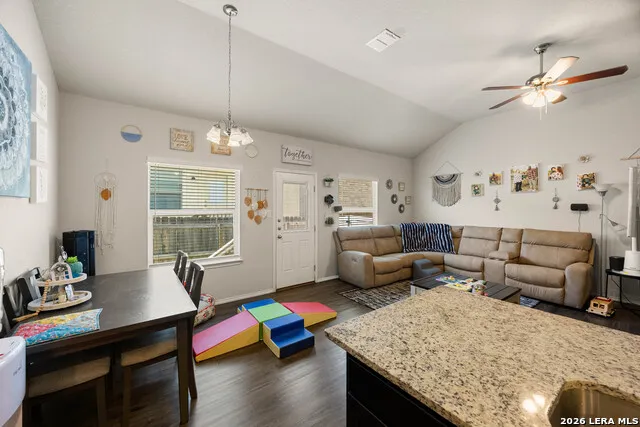 9216 CANYON BND Converse, TX 78109