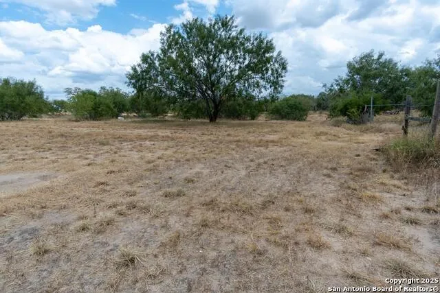 5425 Lone Oak Adkins, TX 78101