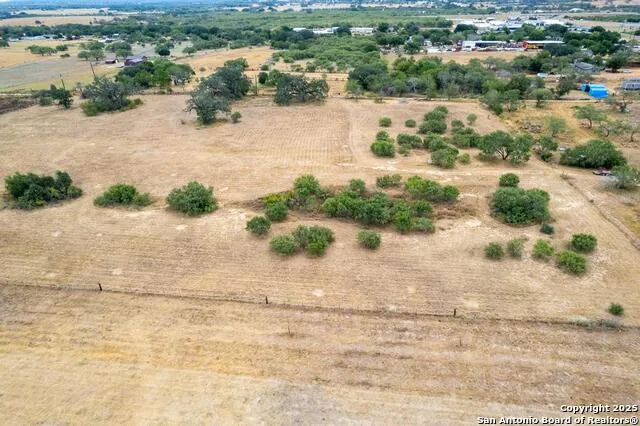 5425 Lone Oak Adkins, TX 78101