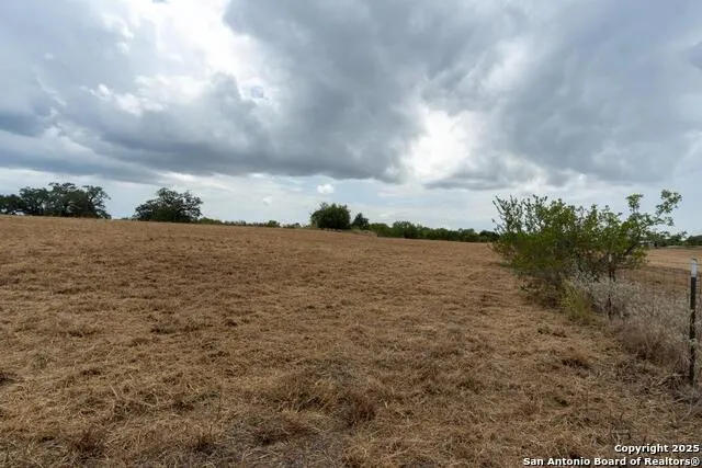 5425 Lone Oak Adkins, TX 78101