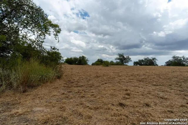 5425 Lone Oak Adkins, TX 78101