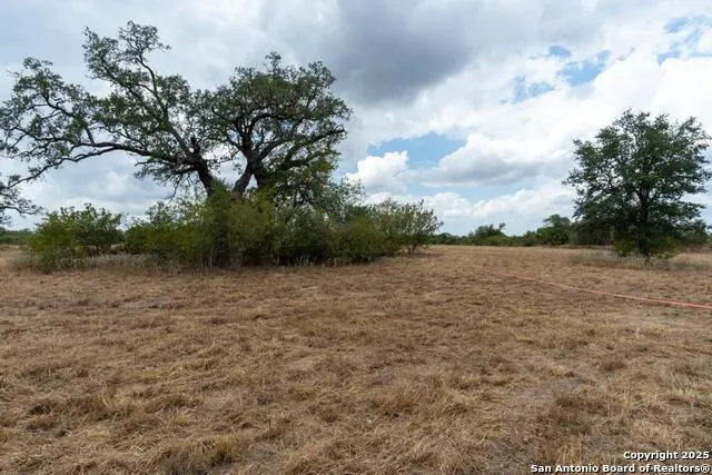 5425 Lone Oak Adkins, TX 78101
