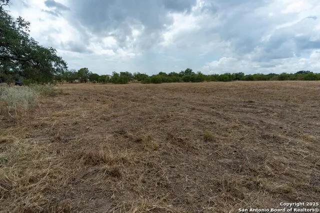 5425 Lone Oak Adkins, TX 78101