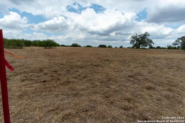 5425 Lone Oak Adkins, TX 78101