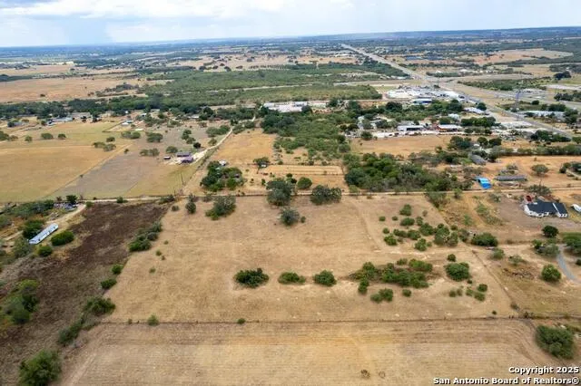 5425 Lone Oak Adkins, TX 78101