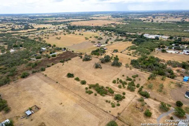 5425 Lone Oak Adkins, TX 78101