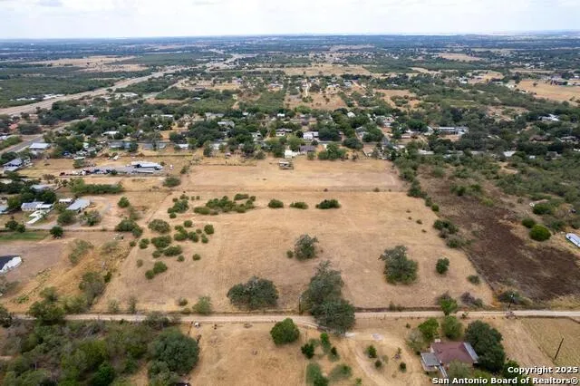 5425 Lone Oak Adkins, TX 78101