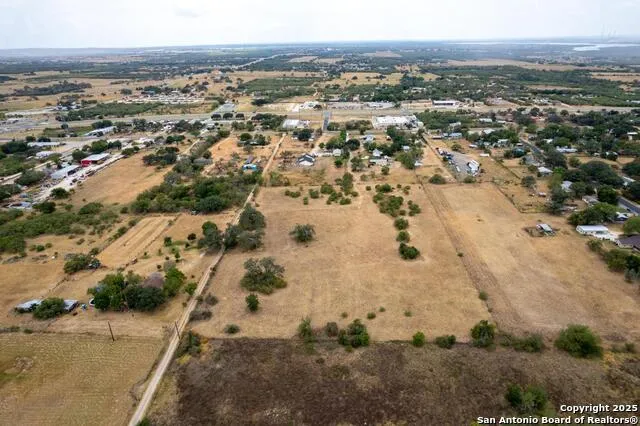 5425 Lone Oak Adkins, TX 78101