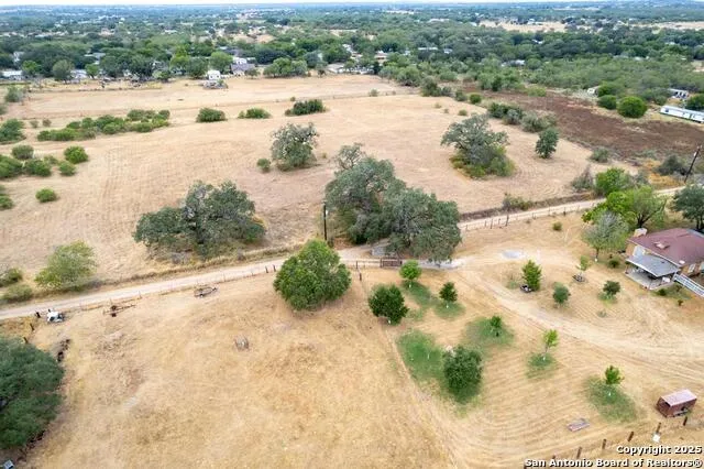 5425 Lone Oak Adkins, TX 78101