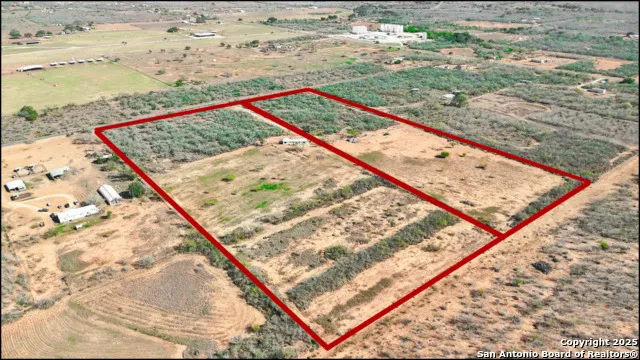 12 ACRES County Rd 307 Jourdanton, TX 78026