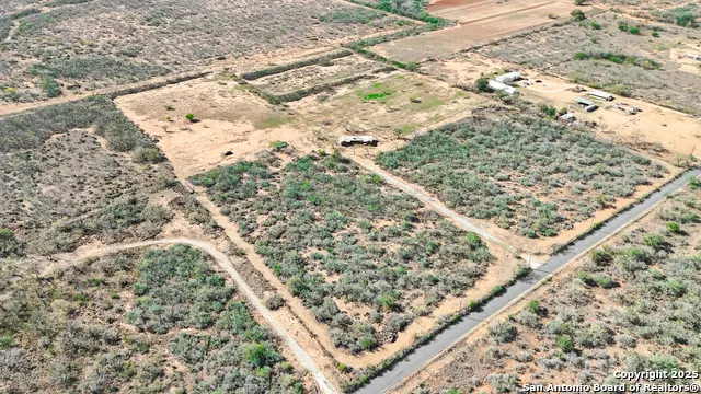 12 ACRES County Rd 307 Jourdanton, TX 78026