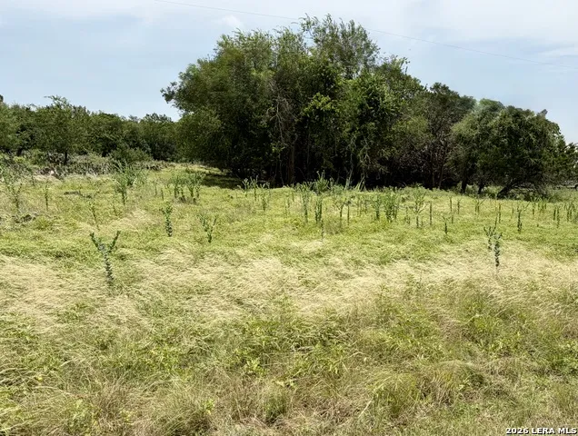 11 Stone Crst Bandera, TX 78003