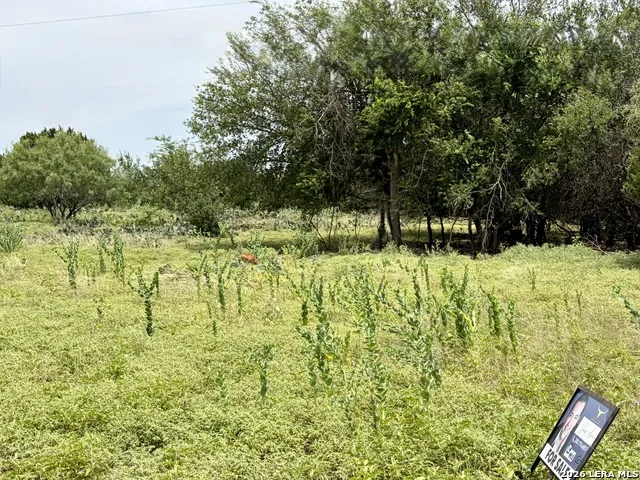 11 Stone Crst Bandera, TX 78003