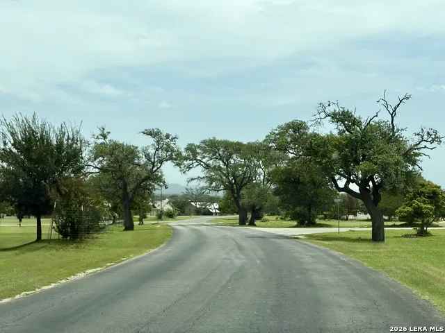12 Stone Crst Bandera, TX 78003