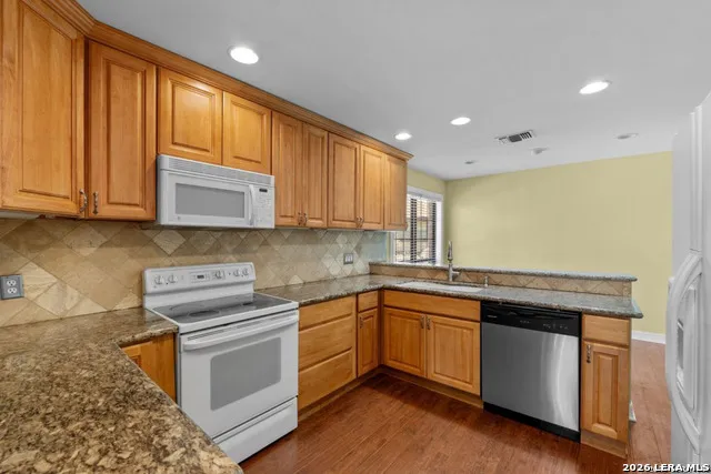 3605 HIDDEN DR Unit F4 San Antonio, TX 78217