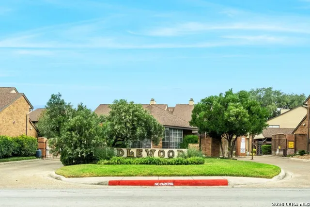 3605 HIDDEN DR Unit F4 San Antonio, TX 78217