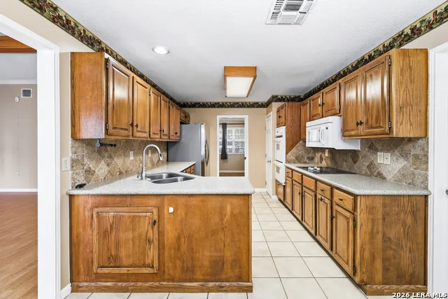 8411 Aristotle Universal City, TX 78148