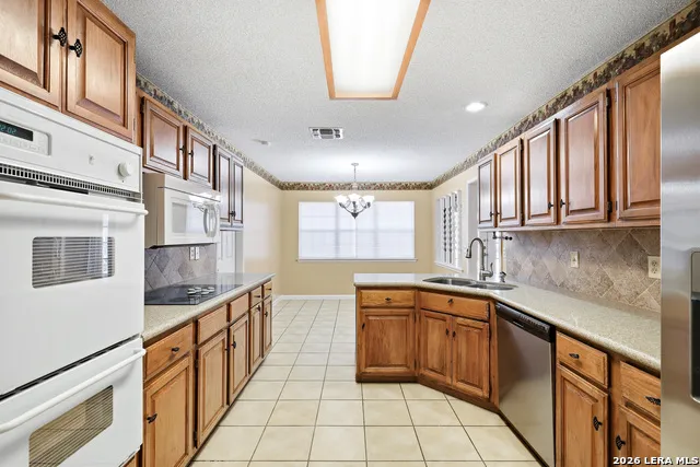 8411 Aristotle Universal City, TX 78148