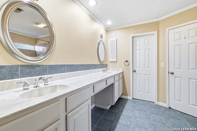 8411 Aristotle Universal City, TX 78148