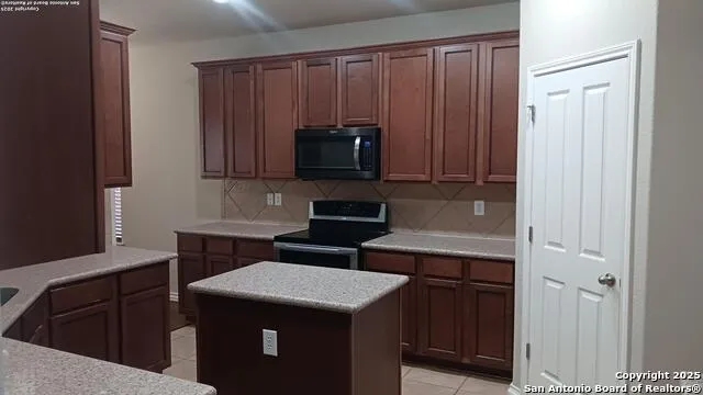 10731 ALYSSUM FLD Helotes, TX 78023