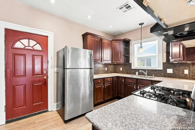 506 E WHITTIER ST San Antonio, TX 78210