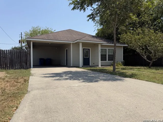 1808 McKinley St Beeville, TX 78102