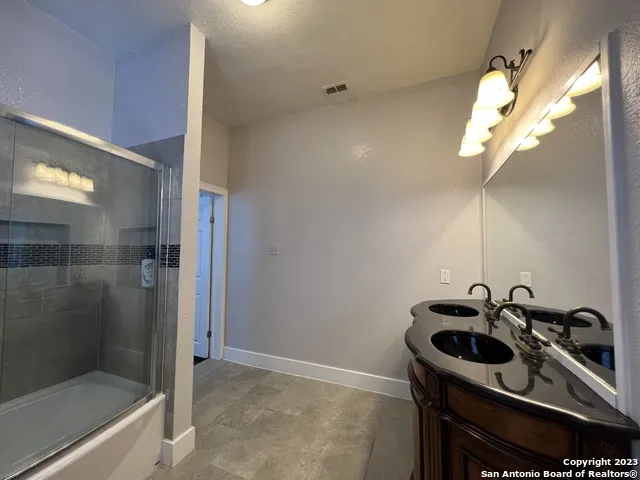 1011 Dawson St San Antonio, TX 78202